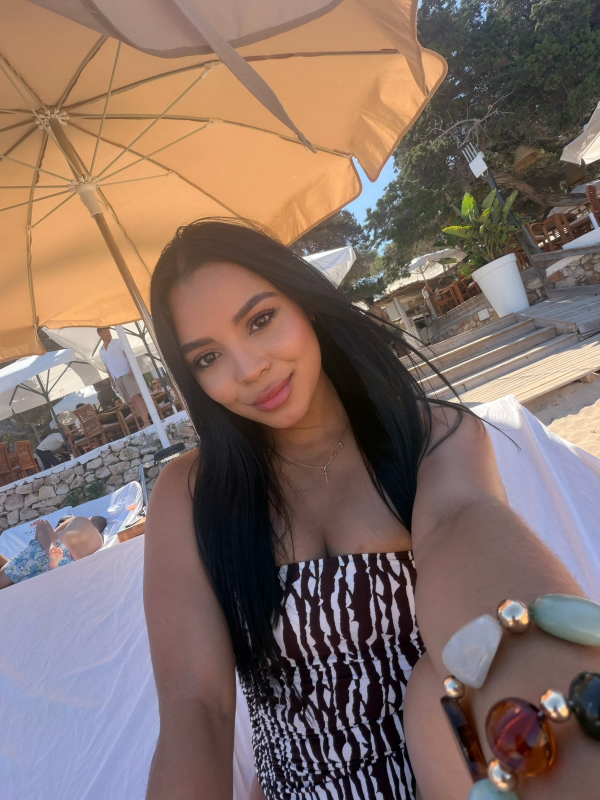 Escort - SOPHIA - Ibiza Tops